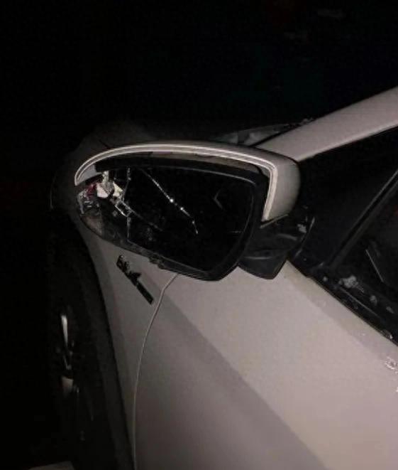 富盈网 秦皇岛一地发生砸车事件!